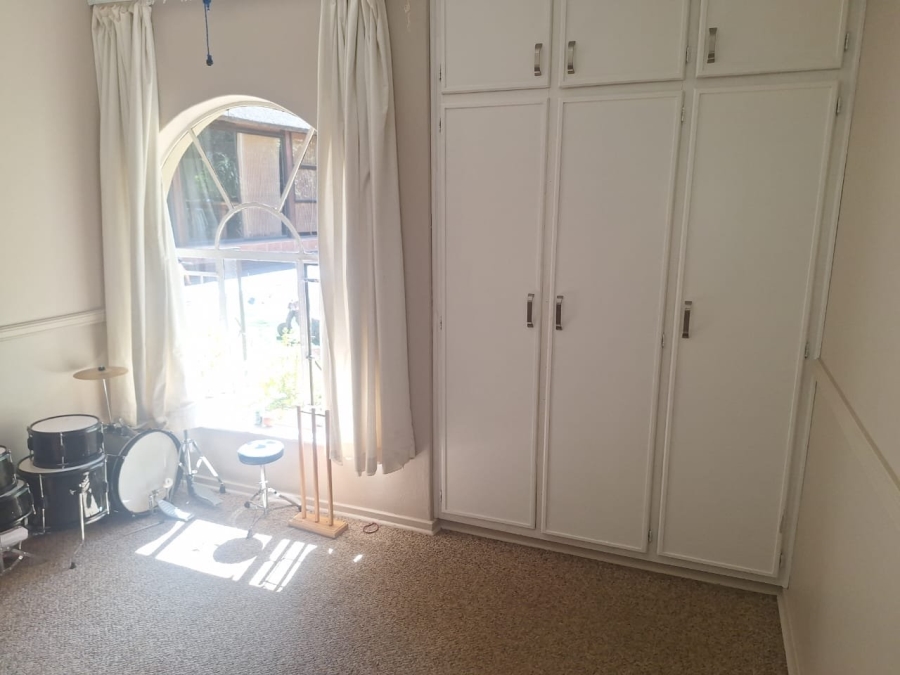 4 Bedroom Property for Sale in Pellissier Free State